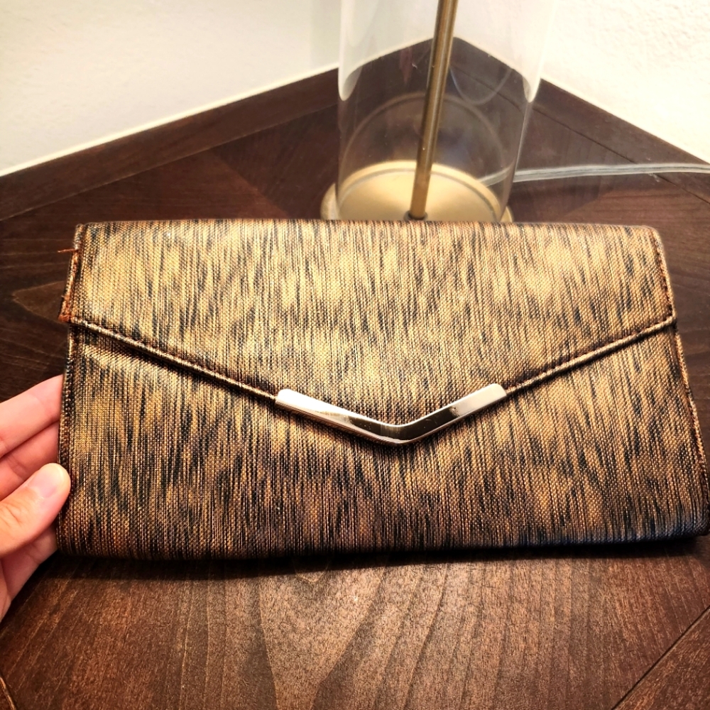 Abstract Print Chain Link Envelope Clutch Purse, Brown Gold.